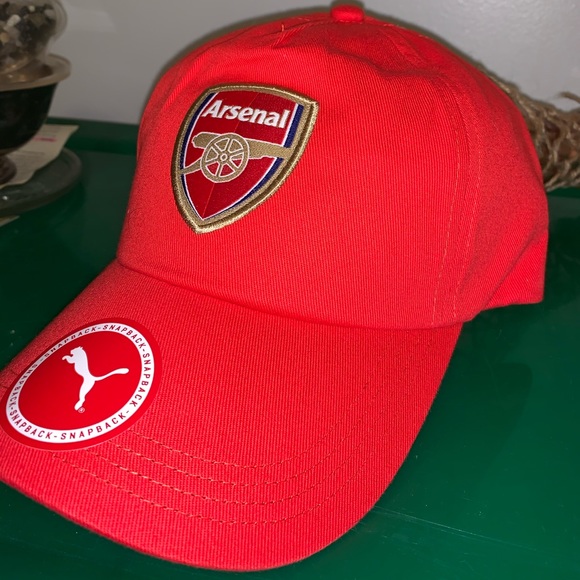 Puma Arsenal SnapBack Hat . BRAND NEW NEVER WORN - Picture 1 of 4
